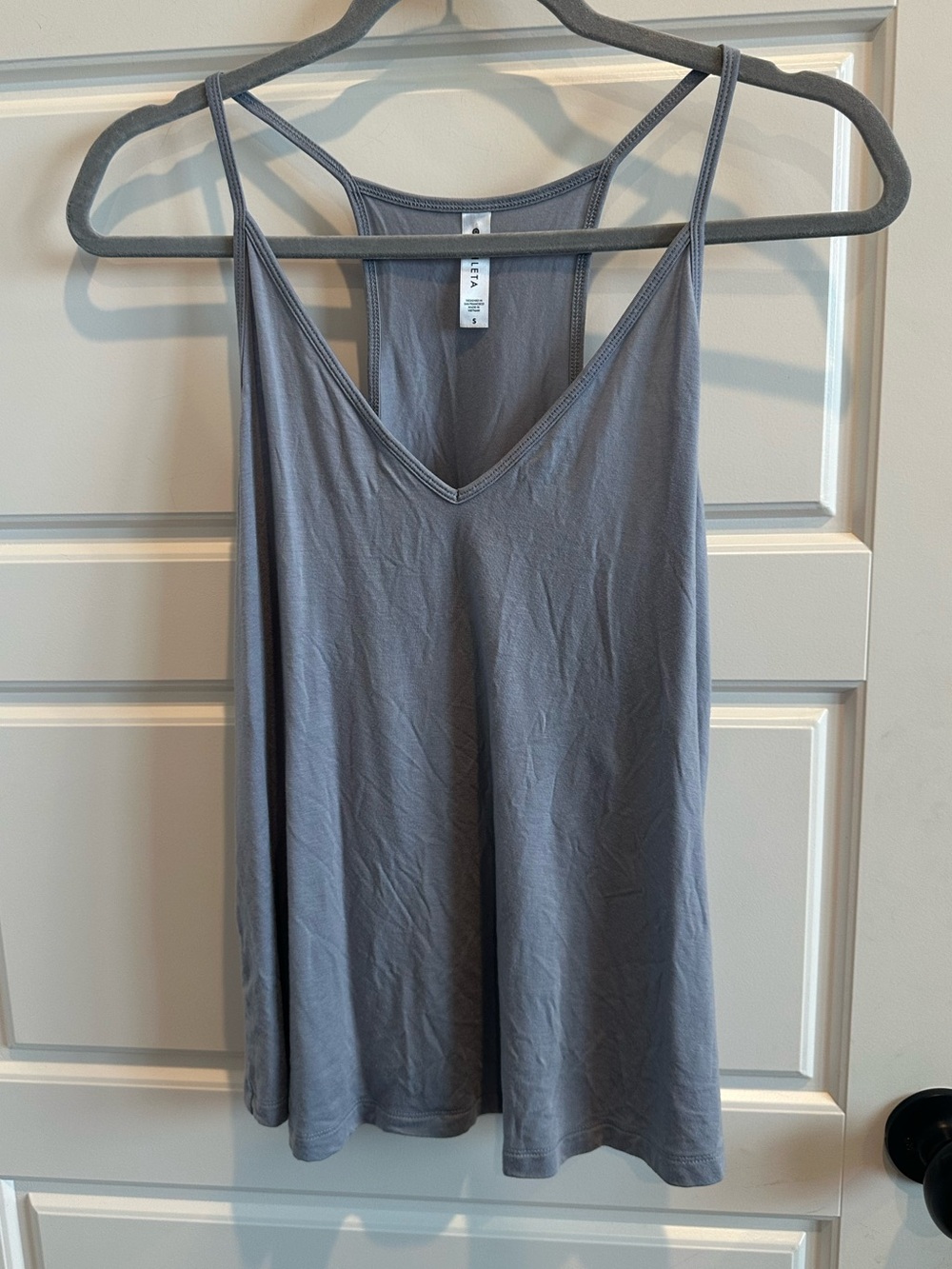 Athleta Small Gray V Neck Racerback Tank Top Swing Cami Athleisure